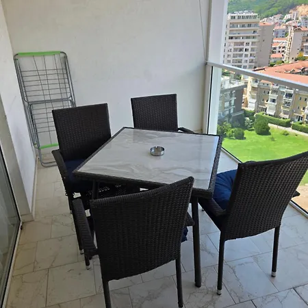 Apartments Menuet Budva Exterior photo