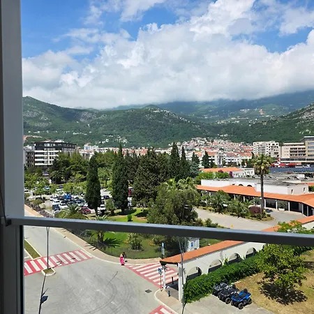 Apartments Menuet Budva Exterior photo