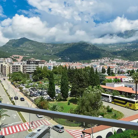 Apartments Menuet Budva Exterior photo