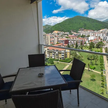 Apartments Menuet Budva Exterior photo
